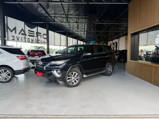 TOYOTA HILUX SW4 2.8 SRX 4X4 16V TURBO INTERCOOLER DIESEL 4P AUTOMÁTICO