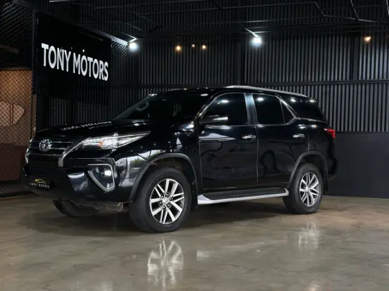 TOYOTA HILUX SW4 2.8 SRX 4X4 16V TURBO INTERCOOLER DIESEL 4P AUTOMÁTICO