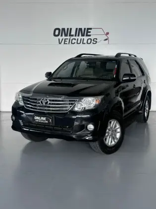 TOYOTA HILUX SW4 3.0 SRV 4X4 7 LUGARES 16V TURBO INTERCOOLER DIESEL 4P AUTOMÁTICO