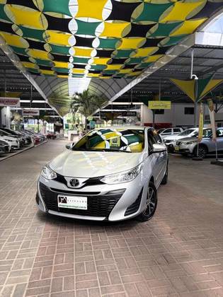 Toyota Yaris 1.3 16V FLEX XL LIVE MULTIDRIVE 2021