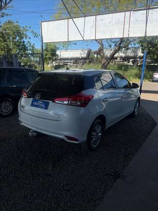 TOYOTA-YARIS-2019