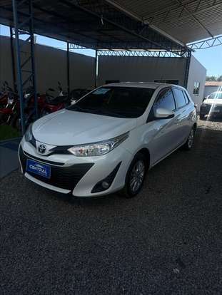 TOYOTA-YARIS-2019
