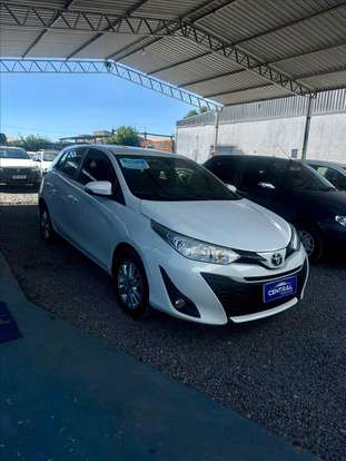 TOYOTA-YARIS-2019