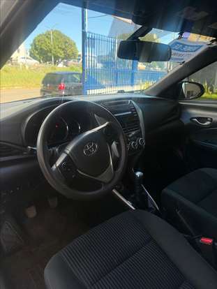 TOYOTA-YARIS-2019