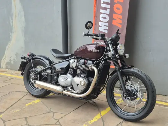 TRIUMPH BONNEVILLE BOBBER 1200 