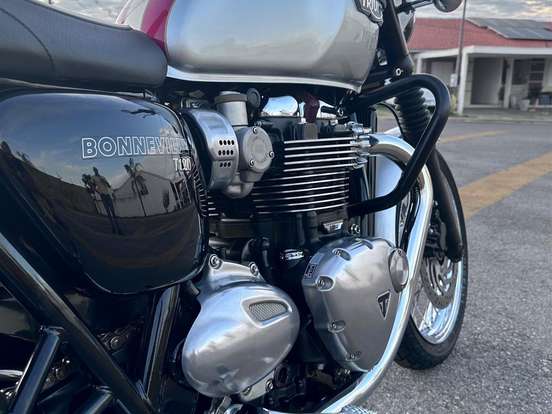TRIUMPH-BONNEVILLE T120 1200 TRIUMPH-BONNEVILLE T120 1200-2016