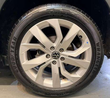 VOLKSWAGEN-TAOS-2022