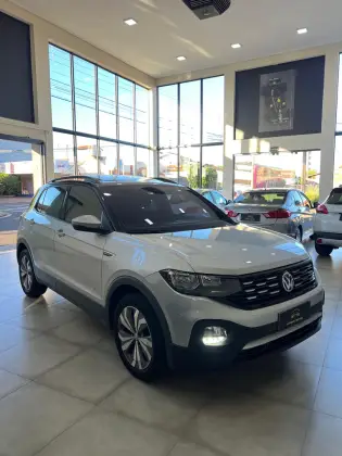 VOLKSWAGEN T-CROSS 1.0 200 TSI TOTAL FLEX COMFORTLINE AUTOMÁTICO