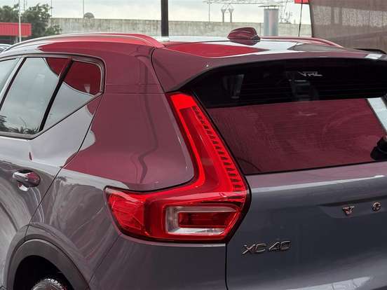 VOLVO-XC40-2.0 T5 GASOLINA MOMENTUM AWD GEARTRONIC VOLVO-XC40-2019