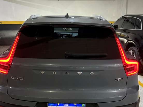 VOLVO-XC40-2.0 T5 GASOLINA MOMENTUM AWD GEARTRONIC VOLVO-XC40-2019