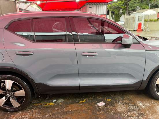 VOLVO-XC40-2019