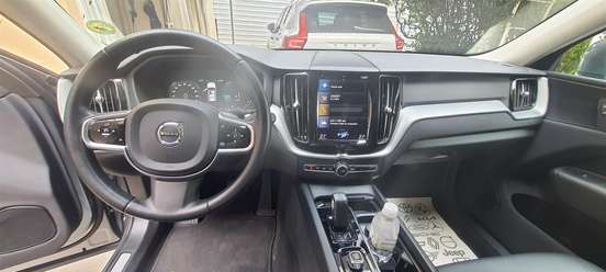 VOLVO-XC60-2020