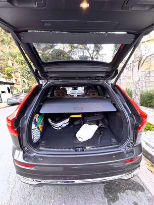 VOLVO-XC60-2023