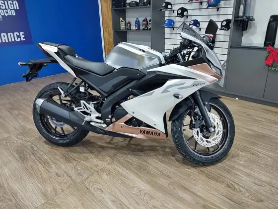 YAMAHA YZF R15 