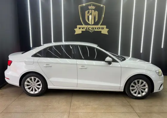 AUDI A3 1.8 TFSI SEDAN AMBITION 16V 180CV GASOLINA 4P AUTOMÁTICO AUDI A3 1.8 TFSI SEDAN AMBITION 16V 180CV GASOLINA 4P AUTOMÁTICO