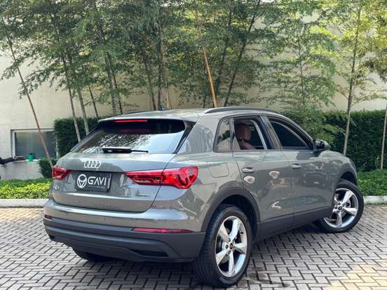 AUDI-Q3-2024