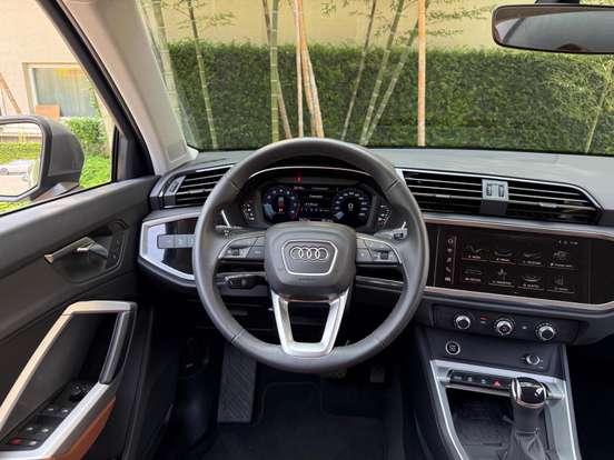 AUDI-Q3-2024