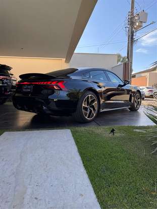 AUDI-E-TRON GT-2023