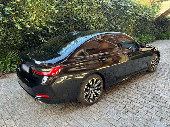 BMW-320i-2024