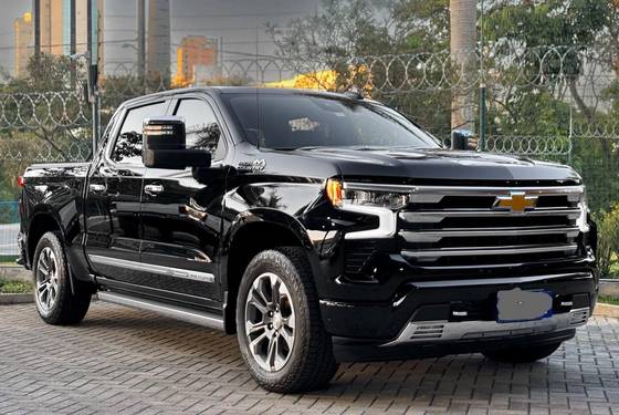 CHEVROLET SILVERADO 5.3 V8 GASOLINA 1500 HIGH COUNTRY 4X4 AUTOMÁTICO