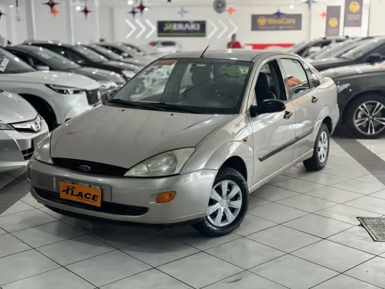 FORD FOCUS 1.8 SEDAN 16V GASOLINA 4P MANUAL