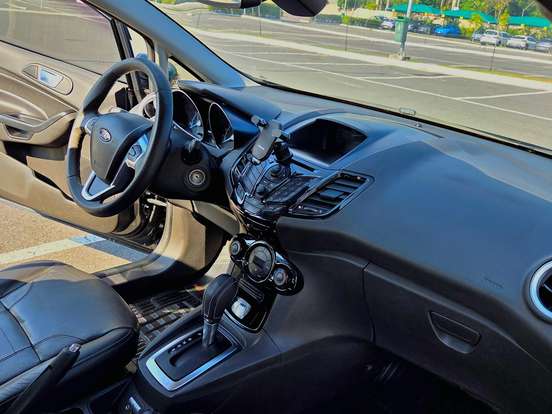 FORD-FIESTA-1.6 TITANIUM HATCH 16V FLEX 4P POWERSHIFT FORD-FIESTA-2013
