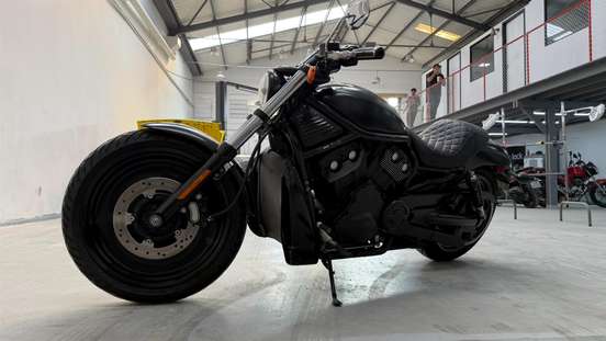 HARLEY-DAVIDSON-V-ROD-2005