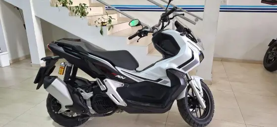 HONDA ADV 