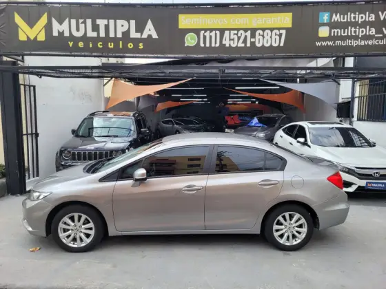 HONDA CIVIC 1.8 LXS 16V FLEX 4P AUTOMÁTICO HONDA CIVIC 1.8 LXS 16V FLEX 4P AUTOMÁTICO