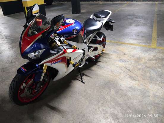 HONDA-CBR 1000RR FIREBLADE HONDA-CBR 1000RR FIREBLADE-2011