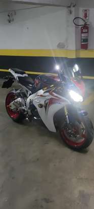 HONDA-CBR 1000RR FIREBLADE-2011