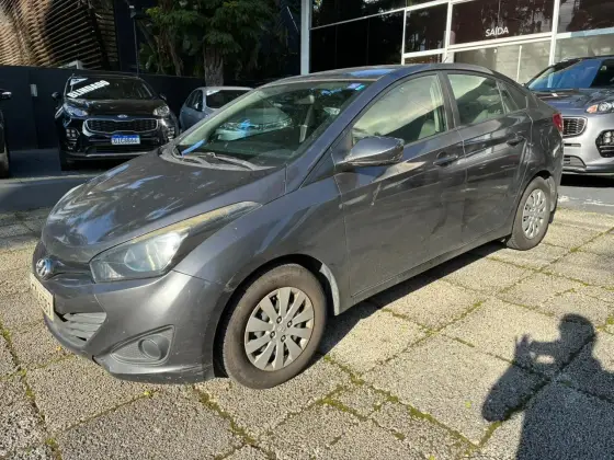 HYUNDAI HB20S 1.6 COMFORT PLUS 16V FLEX 4P AUTOMÁTICO