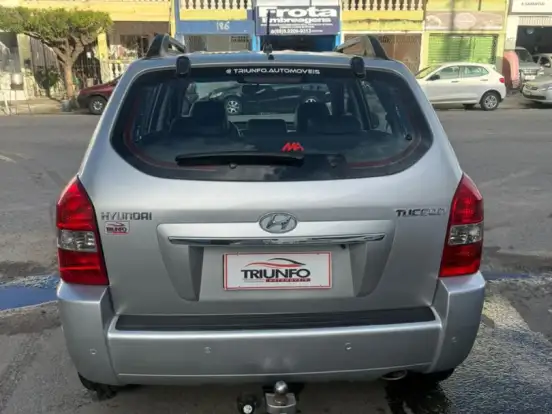 HYUNDAI-TUCSON-2.4 GLS 4WD 16V GASOLINA 4P AUTOMÁTICO HYUNDAI-TUCSON-2010