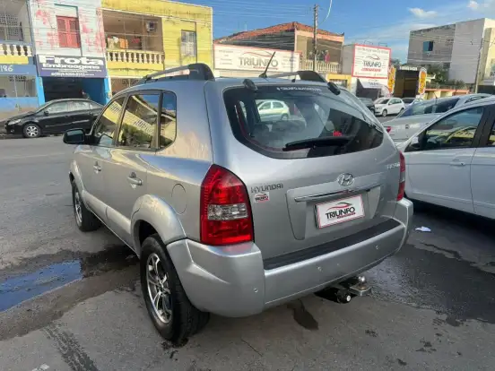 HYUNDAI-TUCSON-2010