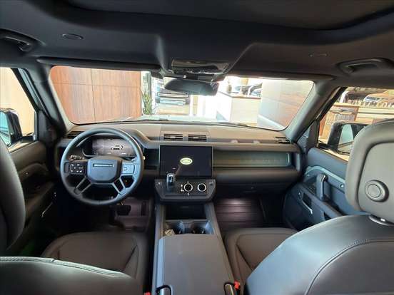 LAND ROVER-DEFENDER-3.0 D350 TURBO DIESEL MHEV 110 TROPHY EDITION AWD AUTOMÁTICO LAND ROVER-DEFENDER-2025