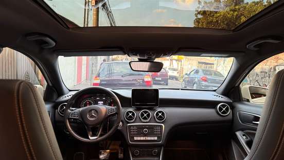 MERCEDES-BENZ-A 200-2018