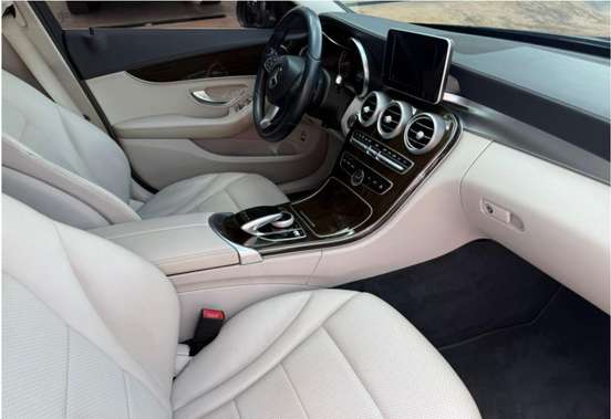 MERCEDES-BENZ-C 180-1.6 CGI AVANTGARDE 16V TURBO GASOLINA 4P AUTOMÁTICO MERCEDES-BENZ-C 180-2017