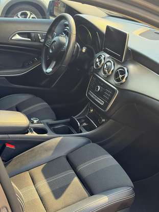 MERCEDES-BENZ-GLA 200-2017