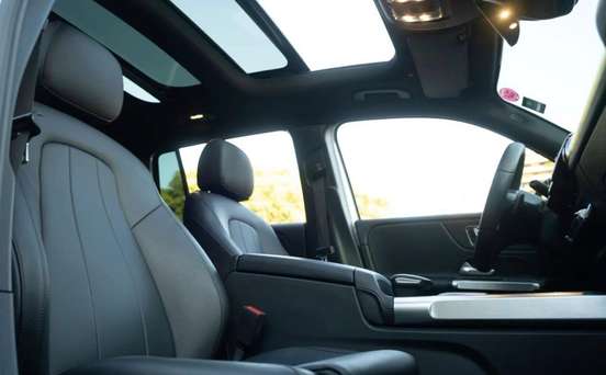 MERCEDES-BENZ-GLB 200-2021