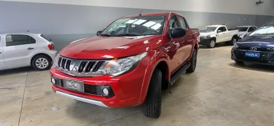 MITSUBISHI L200 TRITON 2.4 16V TURBO DIESEL GLS CD 4X4 AUTOMÁTICO
