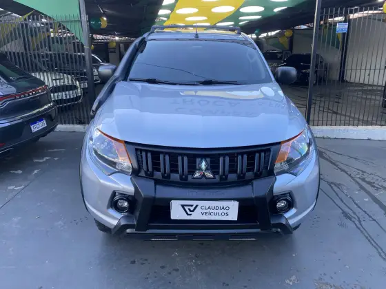 MITSUBISHI L200 TRITON 2.4 16V TURBO DIESEL OUTDOOR GLX CD 4X4 MANUAL