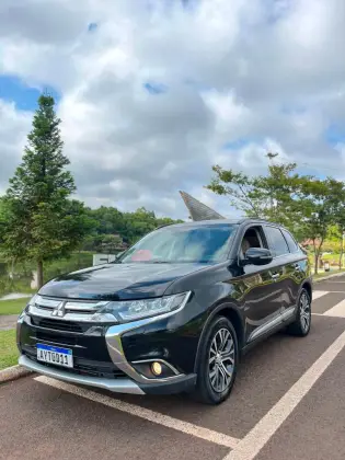 MITSUBISHI OUTLANDER 2.2 4X4 16V DIESEL 4P AUTOMÁTICO