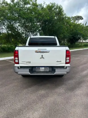 MITSUBISHI-TRITON-2025