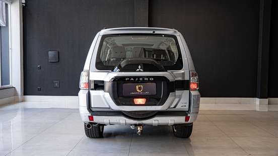 MITSUBISHI-PAJERO-3.2 HPE 4X4 7 LUGARES 16V TURBO INTERCOOLER DIESEL 4P AUTOMÁTICO MITSUBISHI-PAJERO-2017