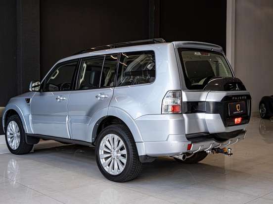 MITSUBISHI-PAJERO-3.2 HPE 4X4 7 LUGARES 16V TURBO INTERCOOLER DIESEL 4P AUTOMÁTICO MITSUBISHI-PAJERO-2017