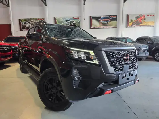 NISSAN FRONTIER 2.3 16V TURBO DIESEL PRO4X CD 4X4 AUTOMÁTICO