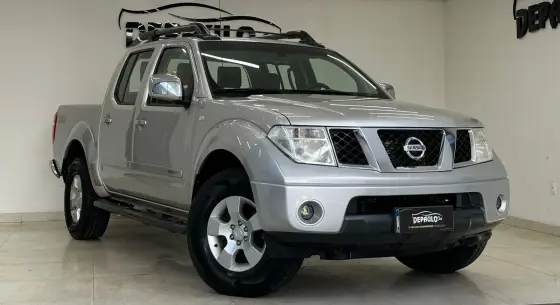 NISSAN FRONTIER 2.5 LE 4X4 CD TURBO ELETRONIC DIESEL 4P AUTOMÁTICO