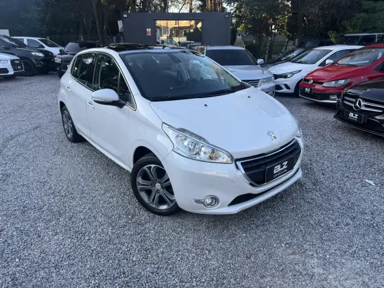 PEUGEOT 208 1.6 GRIFFE 16V FLEX 4P AUTOMÁTICO
