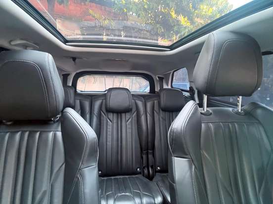 PEUGEOT-5008-2018