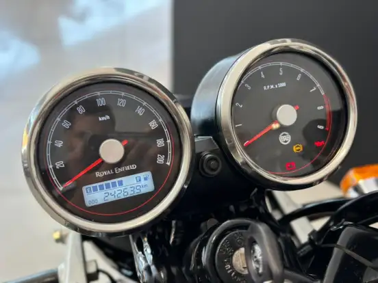 ROYAL ENFIELD-INTERCEPTOR-2024